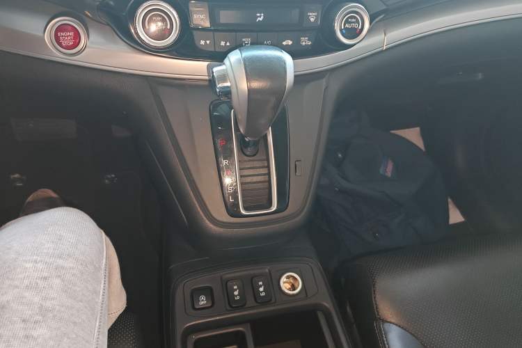 Used Honda CR-V 2015 2.4L two-wheel drive luxury version Gear Lever