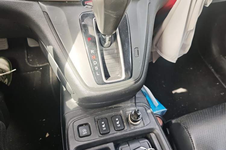 Used Honda CR-V 2015 2.4L two-wheel drive luxury version Gear Lever