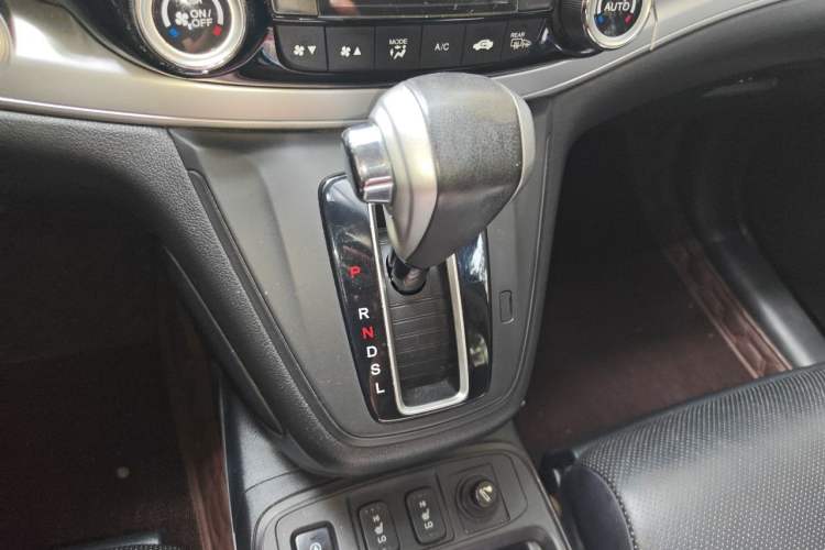 Used Honda CR-V 2015 2.4L two-wheel drive luxury version Gear Lever