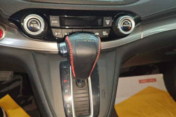 Used Honda CR-V 2015 2.4L two-wheel drive luxury version Gear Lever