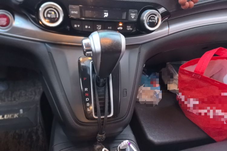 Used Honda CR-V 2015 2.4L two-wheel drive luxury version Gear Lever