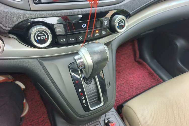 Used Honda CR-V 2015 2.4L two-wheel drive luxury version Gear Lever