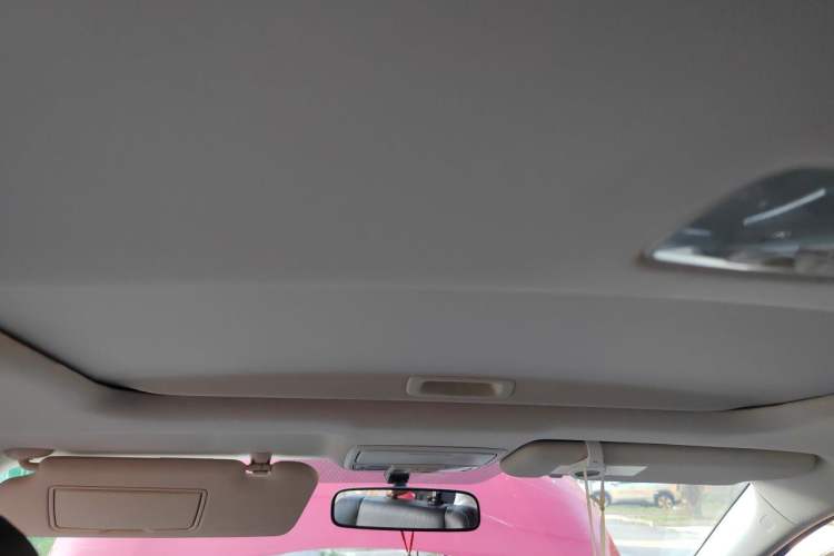 Used Honda CR-V 2015 2.4L two-wheel drive luxury version Headliner