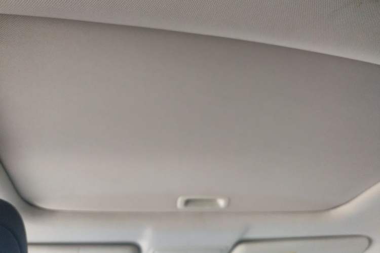 Used Honda CR-V 2015 2.4L two-wheel drive luxury version Headliner