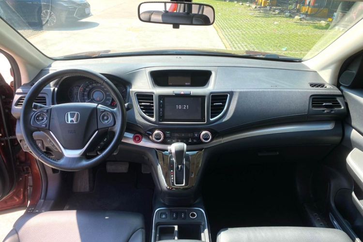 Used Honda CR-V 2015 2.4L two-wheel drive luxury version Interior 1