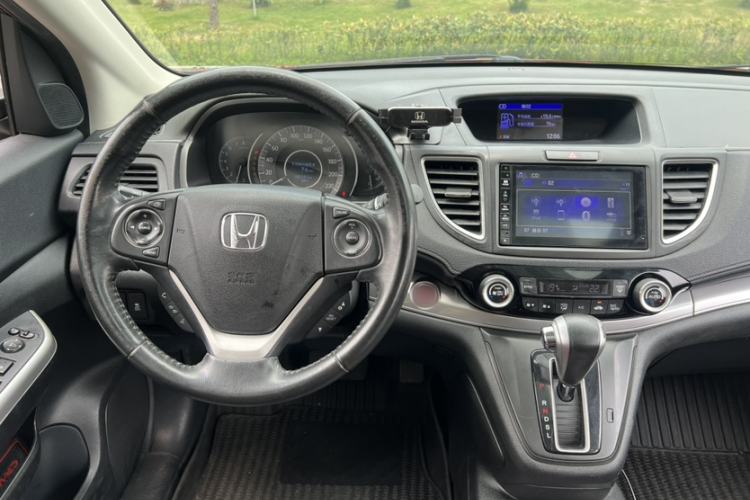 Used Honda CR-V 2015 2.4L two-wheel drive luxury version Interior 10