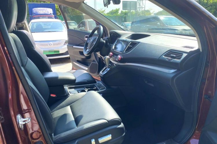 Used Honda CR-V 2015 2.4L two-wheel drive luxury version Interior 11