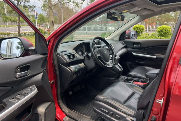 Used Honda CR-V 2015 2.4L two-wheel drive luxury version Interior 2