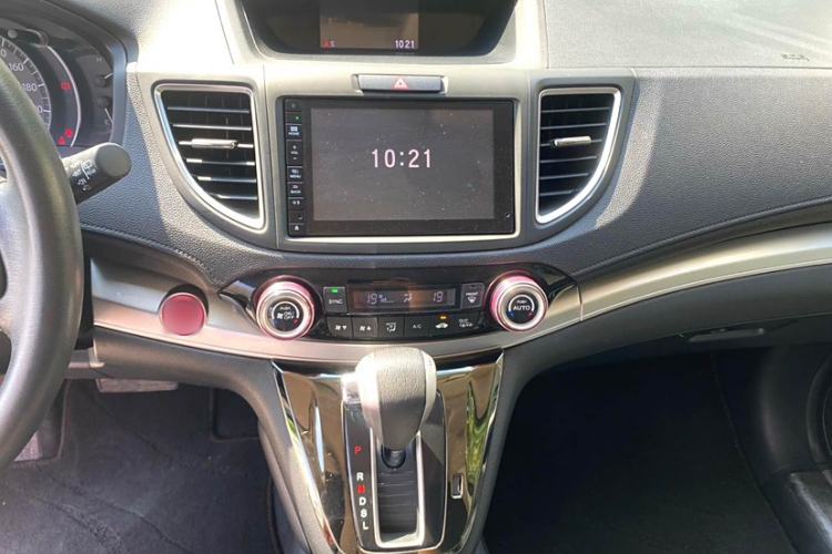 Used Honda CR-V 2015 2.4L two-wheel drive luxury version Interior 3