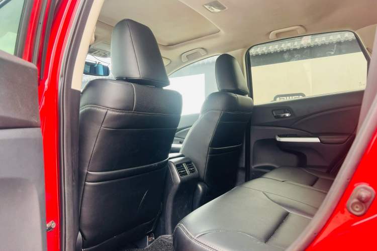 Used Honda CR-V 2015 2.4L two-wheel drive luxury version Interior 3