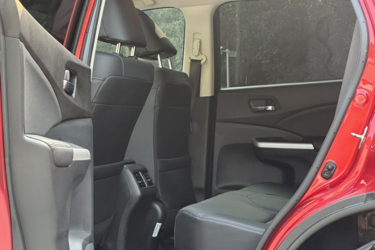 Used Honda CR-V 2015 2.4L four-wheel drive luxury version Interior 4