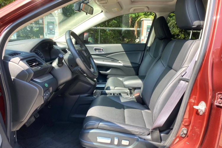 Used Honda CR-V 2015 2.4L two-wheel drive luxury version Interior 5