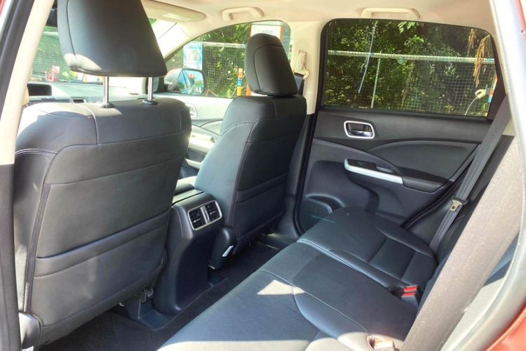 Used Honda CR-V 2015 2.4L two-wheel drive luxury version Interior 7