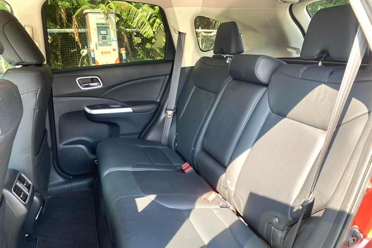 Used Honda CR-V 2015 2.4L two-wheel drive luxury version Interior 8