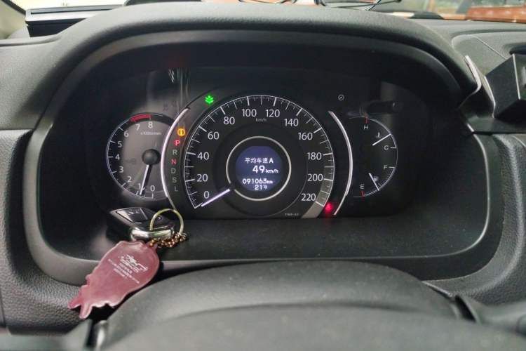 Used Honda CR-V 2015 2.4L two-wheel drive luxury version Odometer Close Up