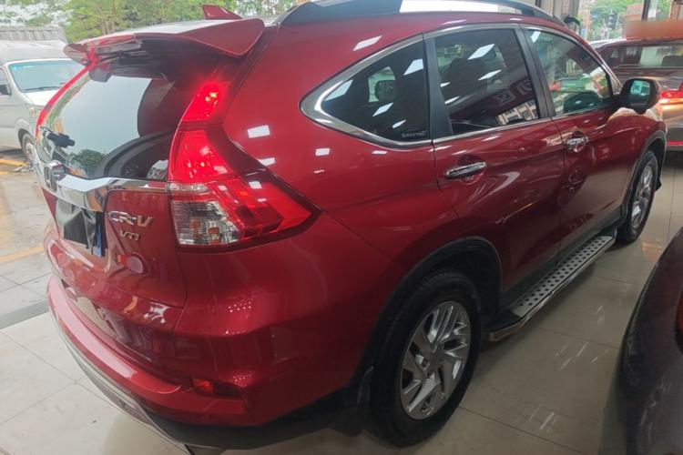 Used Honda CR-V 2015 2.4L two-wheel drive luxury version Rear Right 45 Deg