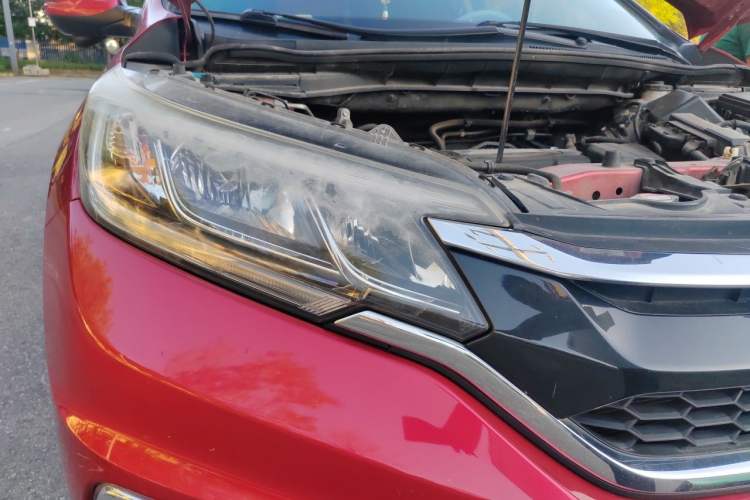 Used Honda CR-V 2015 2.4L two-wheel drive luxury version Right Front Headlight