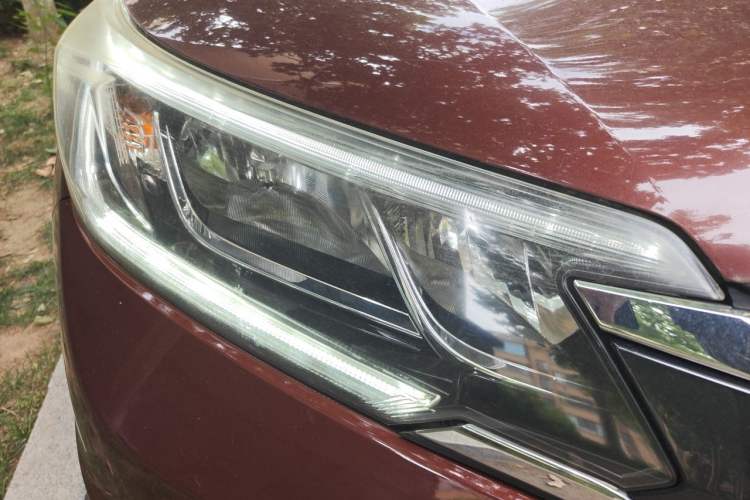 Used Honda CR-V 2015 2.4L two-wheel drive luxury version Right Front Headlight