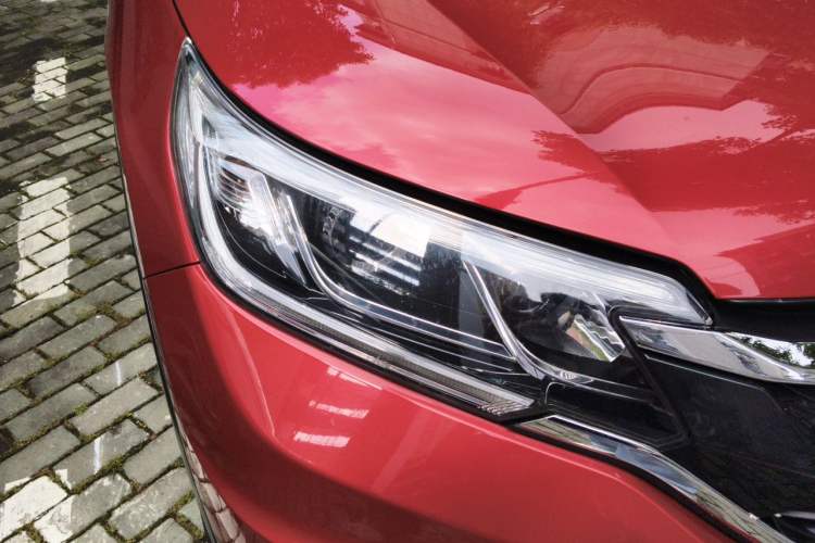 Used Honda CR-V 2015 2.4L two-wheel drive luxury version Right Front Headlight