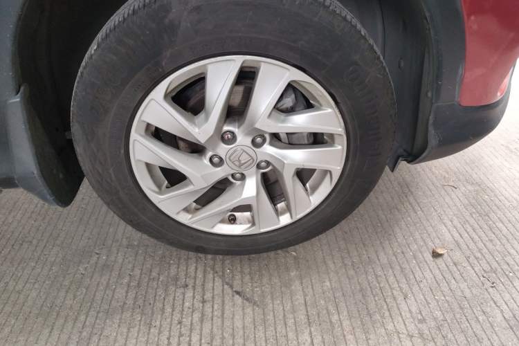 Used Honda CR-V 2015 2.4L two-wheel drive luxury version Right Front Wheel Hub
