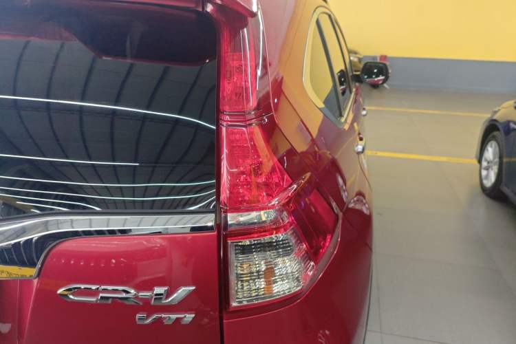 Used Honda CR-V 2015 2.4L two-wheel drive luxury version Right Rear Taillight