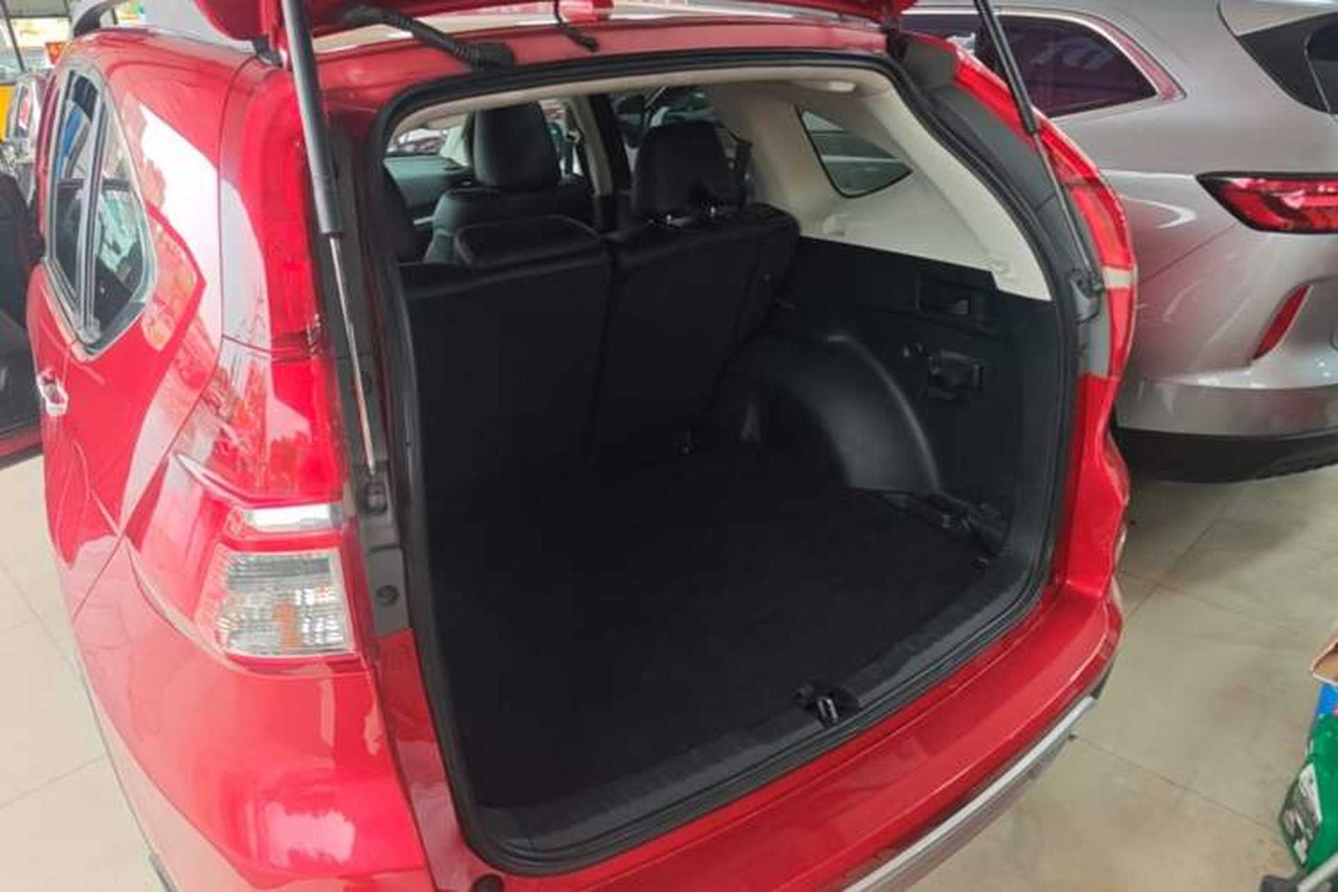 Used Honda CR-V 2015 2.4L two-wheel drive luxury version Trunk