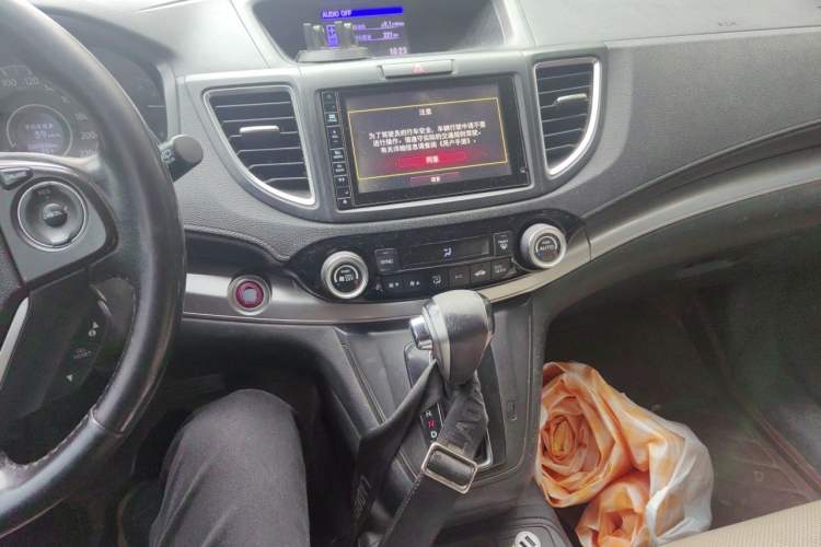 Used Honda CR-V 2015 2.4L four-wheel drive luxury version Audio And AC Panel