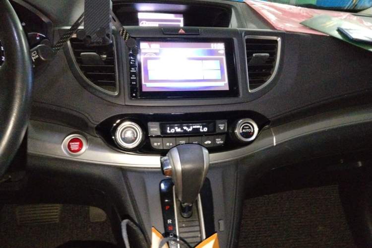 Used Honda CR-V 2015 2.4L two-wheel drive luxury version Audio And AC Panel