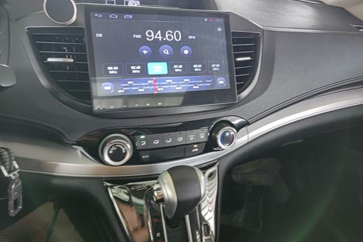 Used Honda CR-V 2015 2.0L two-wheel drive Fashion Edition Audio And AC Panel