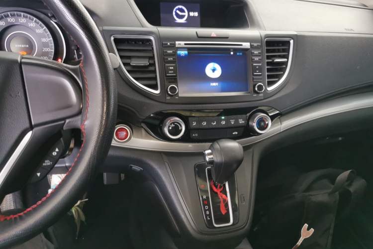 Used Honda CR-V 2015 2.0L two-wheel drive Fashion Edition Audio And AC Panel