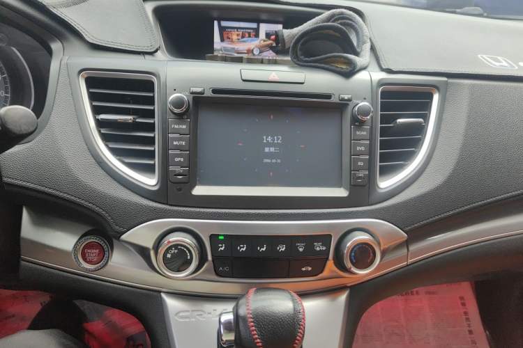 Used Honda CR-V 2015 2.0L two-wheel drive Fashion Edition Audio And AC Panel