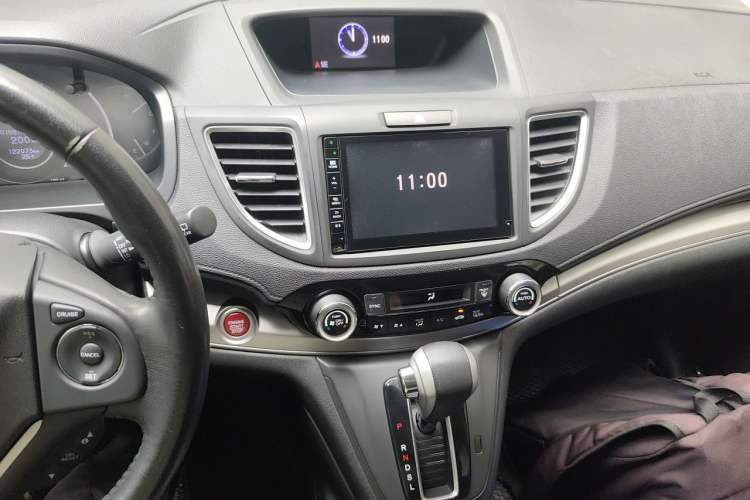 Used Honda CR-V 2015 2.4L four-wheel drive luxury version Audio And AC Panel