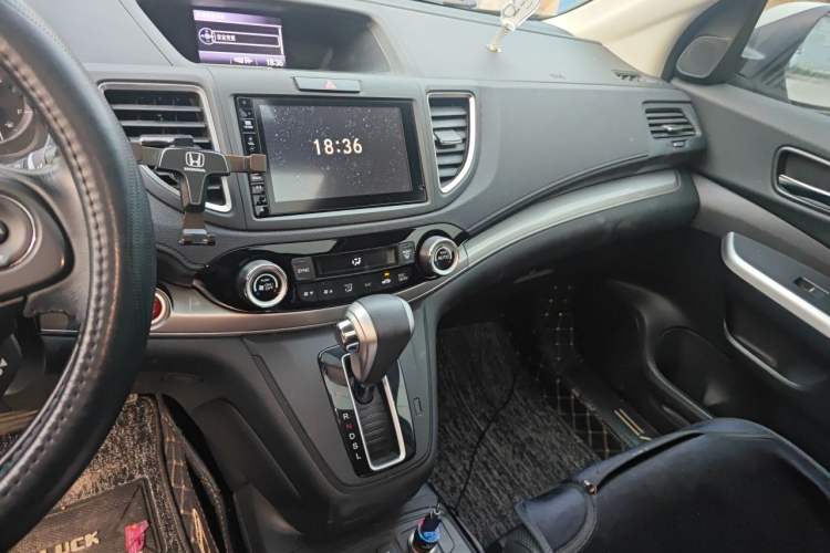 Used Honda CR-V 2015 2.4L two-wheel drive luxury version Audio And AC Panel