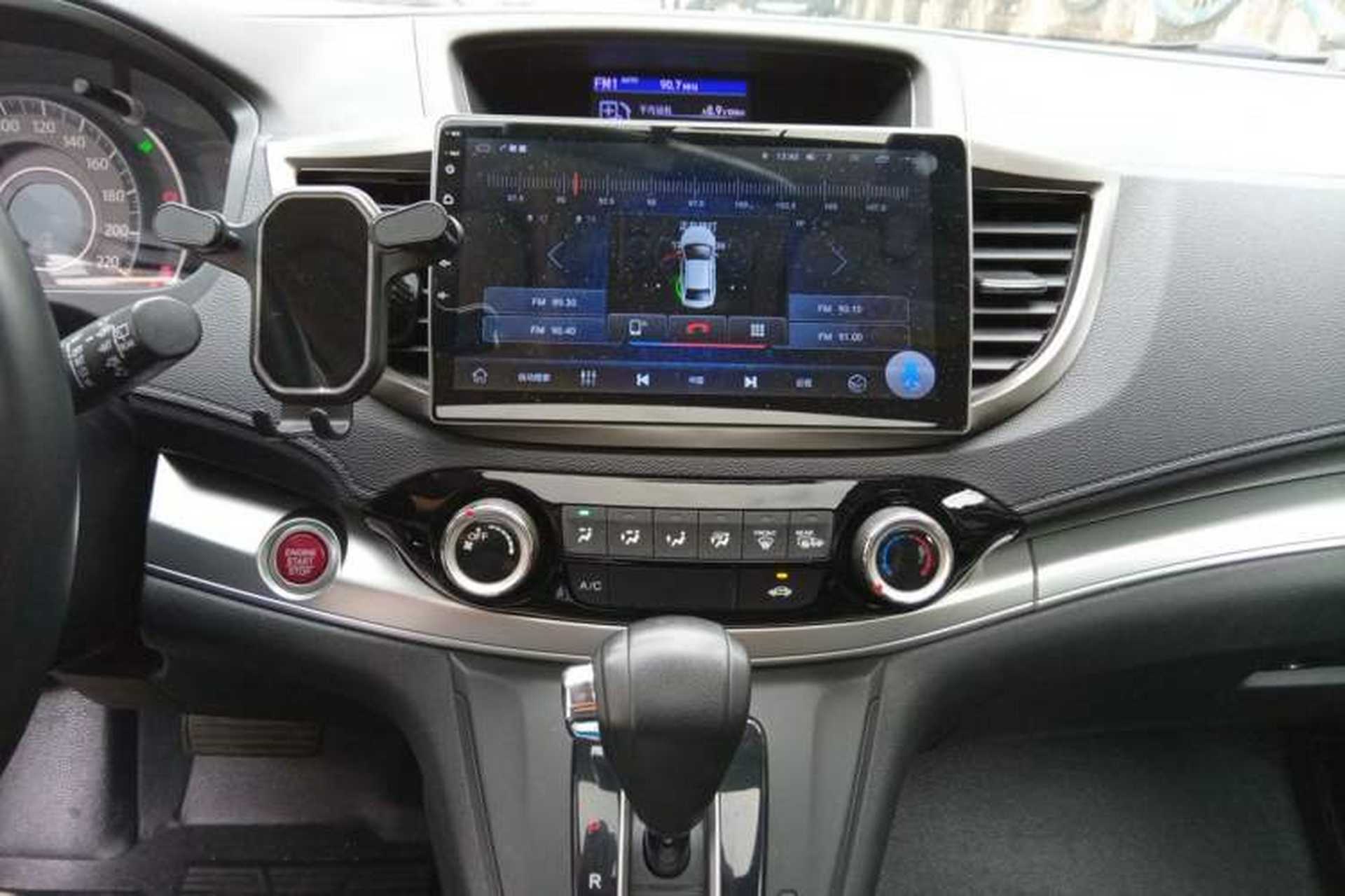 Used Honda CR-V 2015 2.0L two-wheel drive Fashion Edition Audio And AC Panel