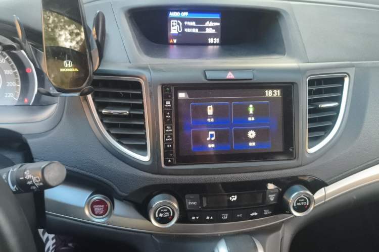 Used Honda CR-V 2015 2.4L two-wheel drive luxury version Audio And AC Panel