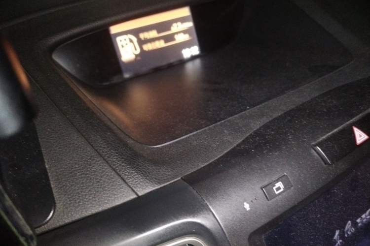 Used Honda CR-V 2015 2.0L two-wheel drive Fashion Edition Audio And AC Panel