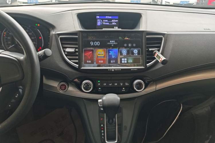 Used Honda CR-V 2015 2.0L two-wheel drive Fashion Edition Audio And AC Panel