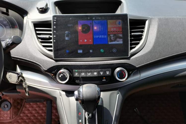 Used Honda CR-V 2015 2.0L two-wheel drive urban version Audio And AC Panel