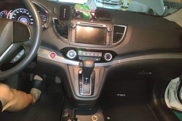 Used Honda CR-V 2015 2.0L two-wheel drive Fashion Edition Audio And AC Panel