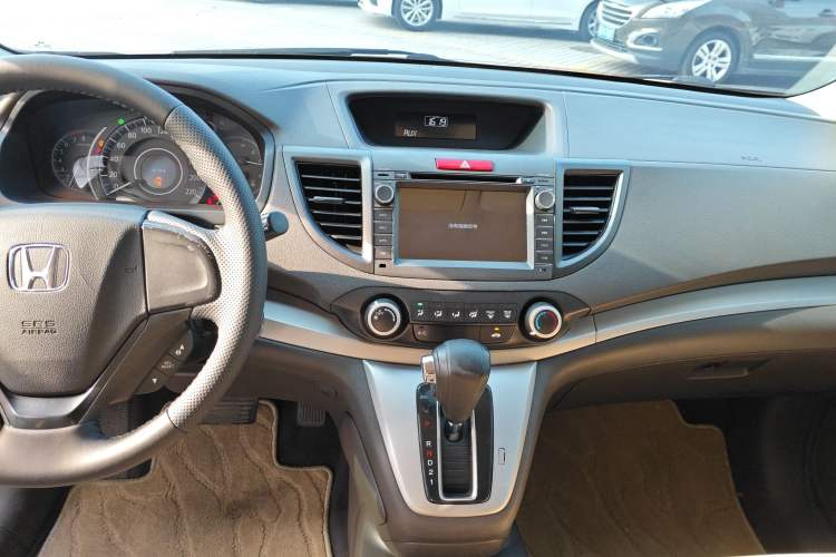 Used Honda CR-V 2015 2.0L 2WD Classic Edition Audio And AC Panel