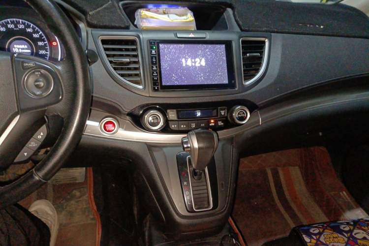 Used Honda CR-V 2015 2.4L four-wheel drive luxury version Audio And AC Panel