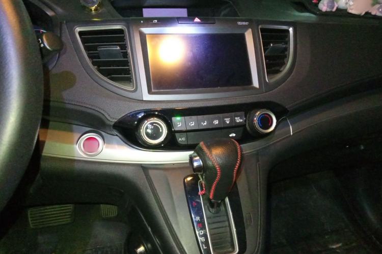 Used Honda CR-V 2015 2.0L two-wheel drive Fashion Edition Audio And AC Panel