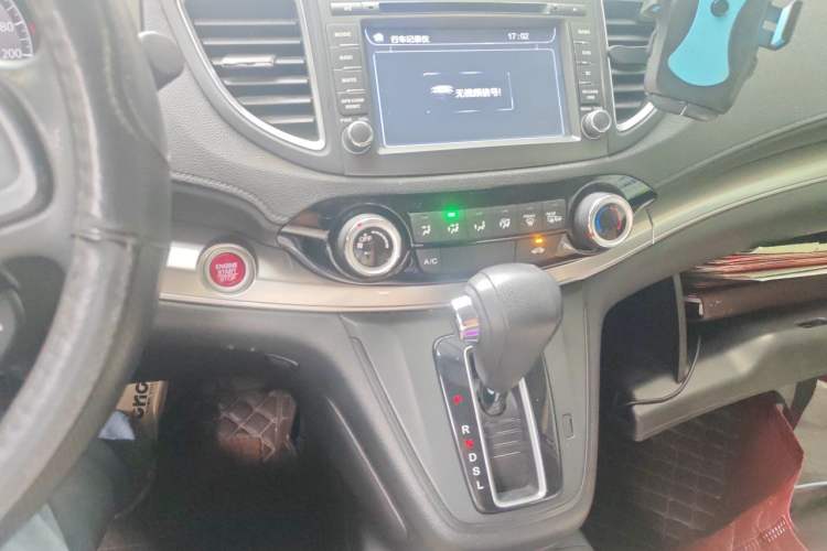 Used Honda CR-V 2015 2.0L two-wheel drive Fashion Edition Audio And AC Panel