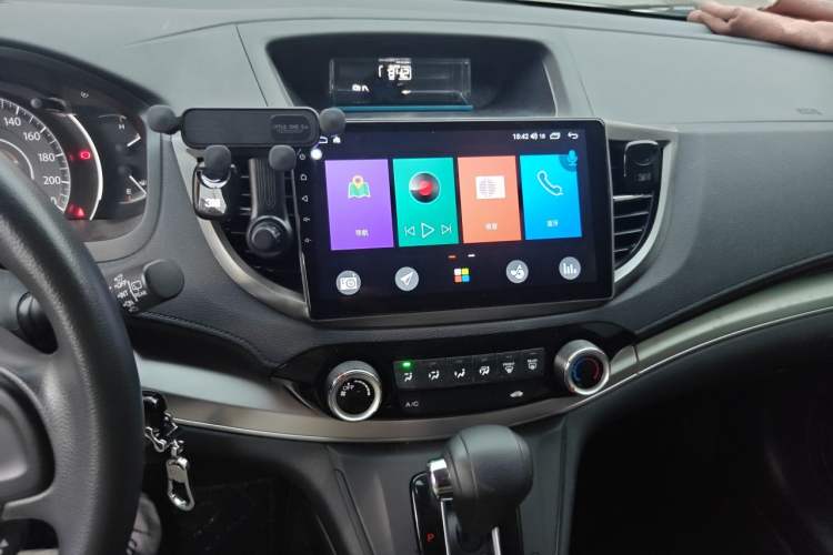 Used Honda CR-V 2015 2.0L two-wheel drive urban version Audio And AC Panel