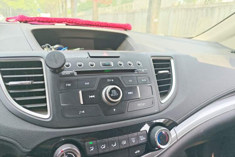 Used Honda CR-V 2015 2.0L two-wheel drive Fashion Edition Audio And AC Panel
