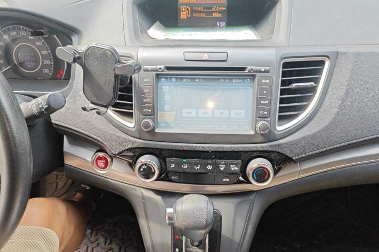 Used Honda CR-V 2015 2.0L two-wheel drive Fashion Edition Audio And AC Panel