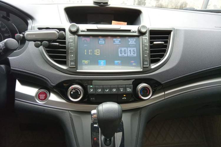 Used Honda CR-V 2015 2.0L two-wheel drive Fashion Edition Audio And AC Panel