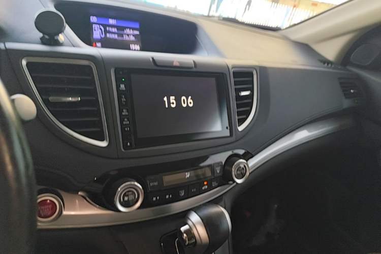 Used Honda CR-V 2015 2.4L two-wheel drive luxury version Audio And AC Panel