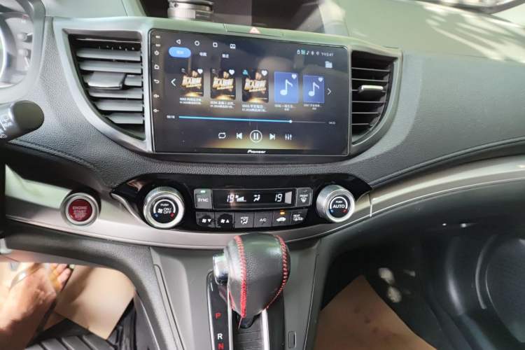 Used Honda CR-V 2015 2.4L two-wheel drive luxury version Audio And AC Panel