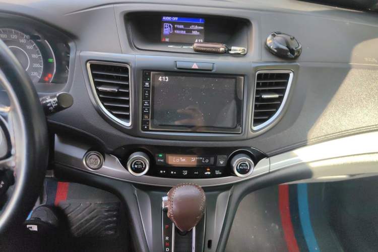 Used Honda CR-V 2015 2.4L four-wheel drive luxury version Audio And AC Panel